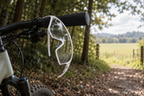 Fahrradbrille SP350 – am Lenker neben einem Waldweg