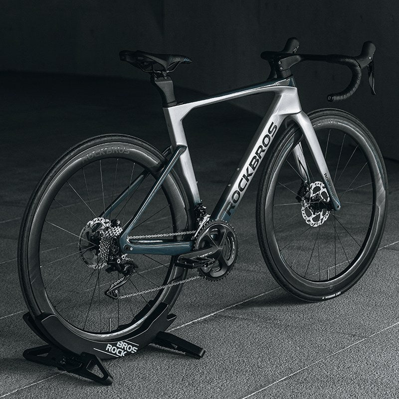 Der Fahrradständer freigestellt von schräg oben.