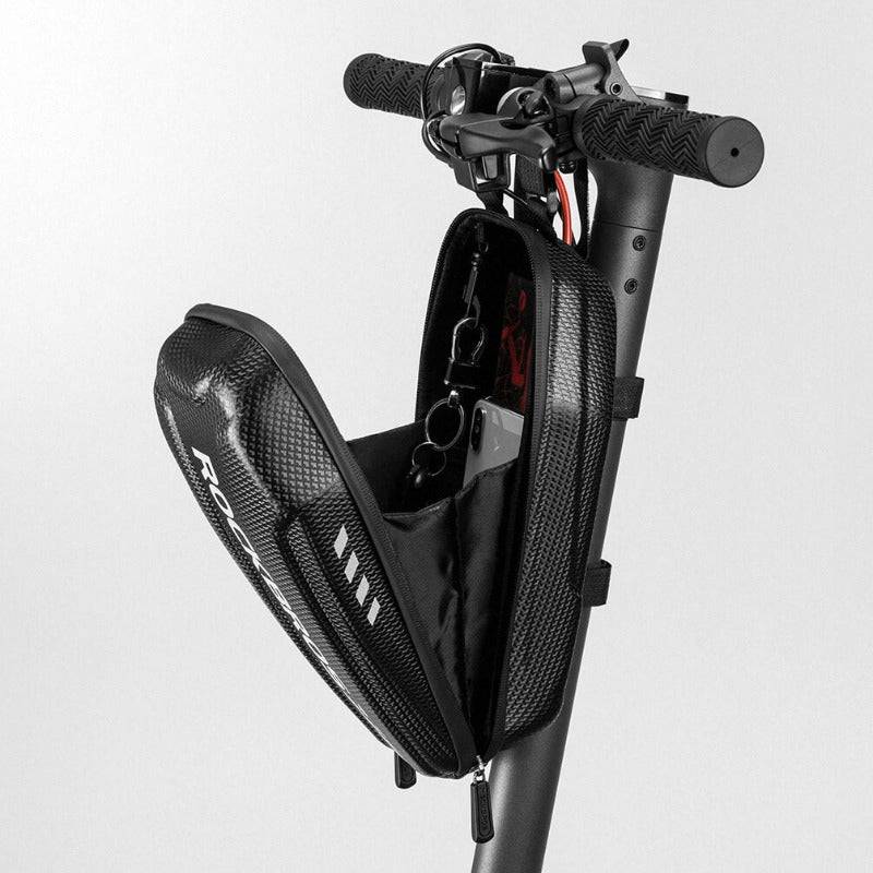 ROCKBROS Scooter-Lenkertasche, 2 oder 3 Liter, im Einsatz (4)