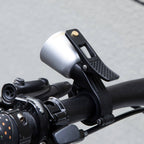 ROCKBROS Fahrradklingel mit Messingkappe · Schwarz, im Einsatz