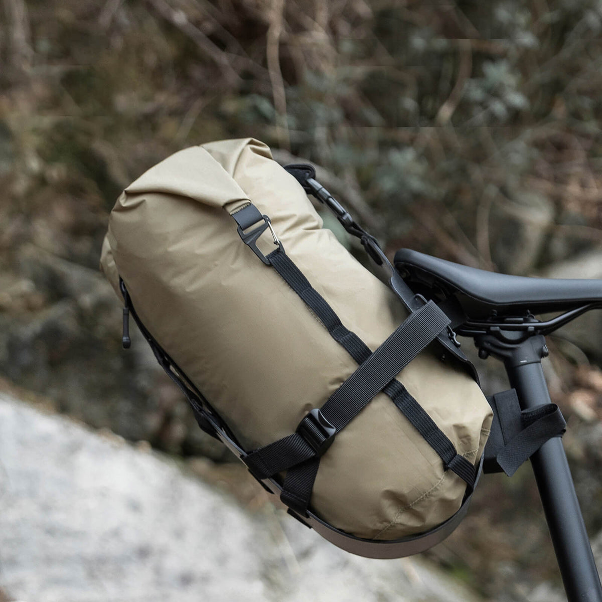 Qunature Dry Bag 12 Liter für Bikepacking, im Einsatz (2)