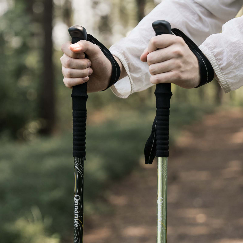 Qunature Wanderstöcke Alu 62–135 cm, Grün, im Einsatz